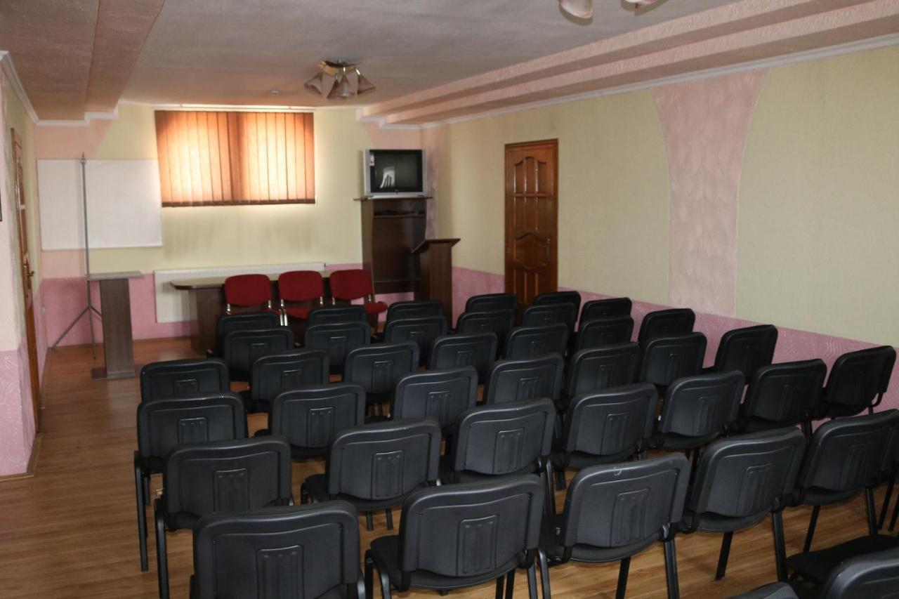 Готель ***Феєрія Tyachiv Buitenkant foto