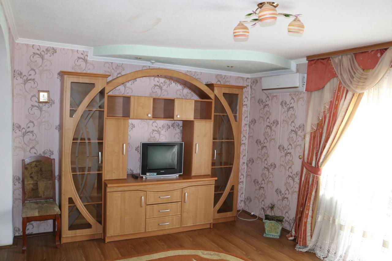 Готель ***Феєрія Tyachiv Buitenkant foto