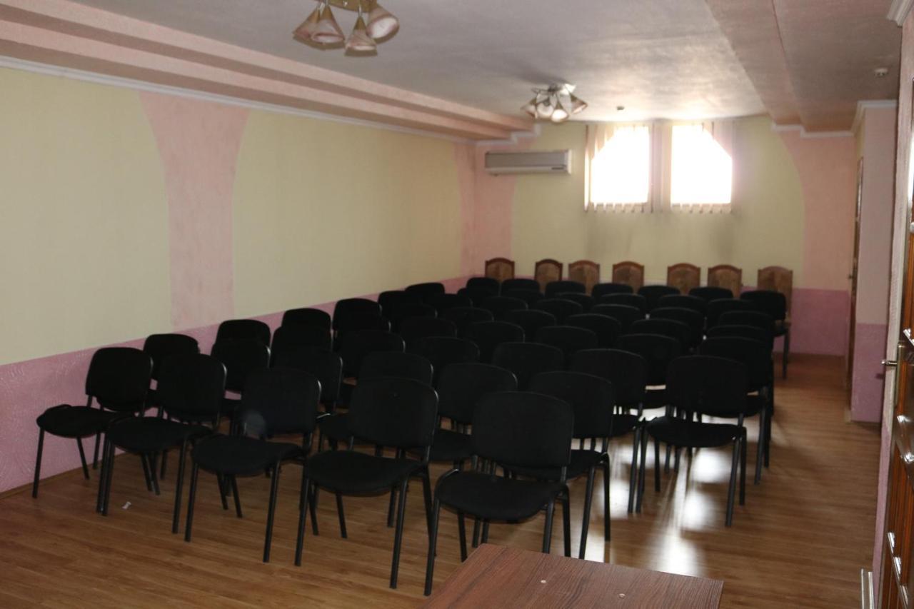 Готель ***Феєрія Tyachiv Buitenkant foto