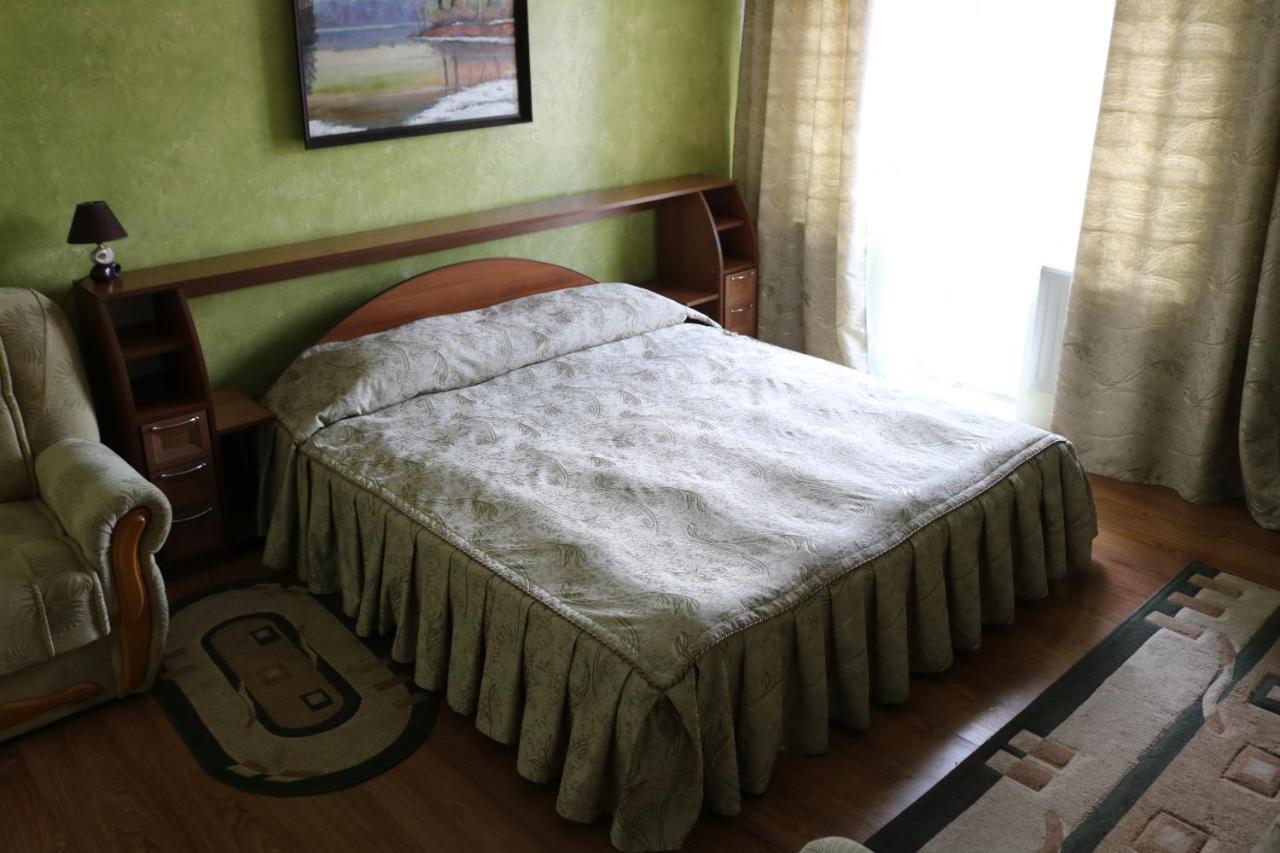 Готель ***Феєрія Tyachiv Buitenkant foto