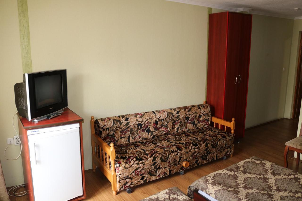 Готель ***Феєрія Tyachiv Buitenkant foto